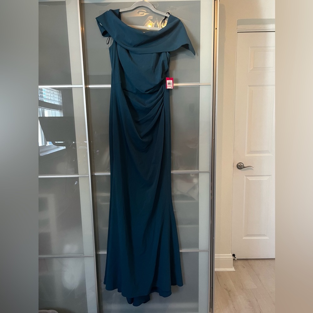 NWT Vince Camuto Teal Off-Shoulder Gown size 10